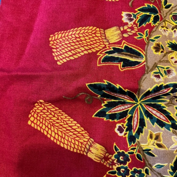 Donnybrook vintage scarf red with tassel print - Picture 2 of 6